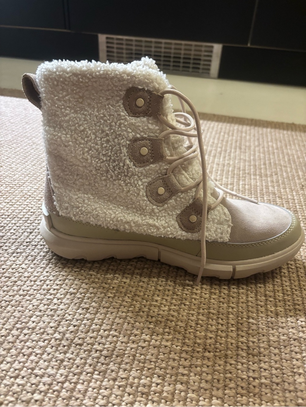 Sorel Explorer II Joan Cozy Sherpa Boots Women's 9.5